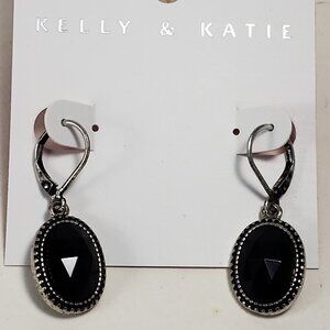 Women's Silver tone Dainty Design Black Stone 1.25-inch Leverback Drop Earrings